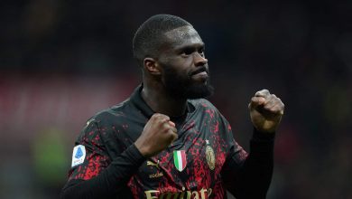 Formado pelo Chelsea e jogador do Milan, Tomori conta as diferenças entre o futebol na Inglaterra e na Itália