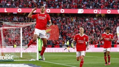 Benfica continua voando alto em Portugal e goleia o Vitória na Luz, com João Mário como destaque