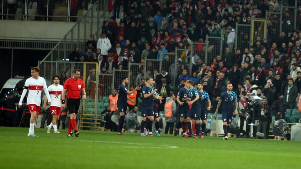 Croácia vence Turquia com dois gols de Kovacic e Suíça passeia sobre Israel