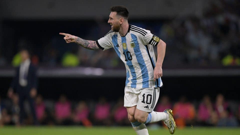 Argentina completa a festa do título contra Curaçao com Messi passando dos 100 gols pela albiceleste
