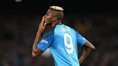 Napoli d&aacute; um baile no Frankfurt e ser&aacute; um dos times mais tem&iacute;veis nas quartas de final da Champions