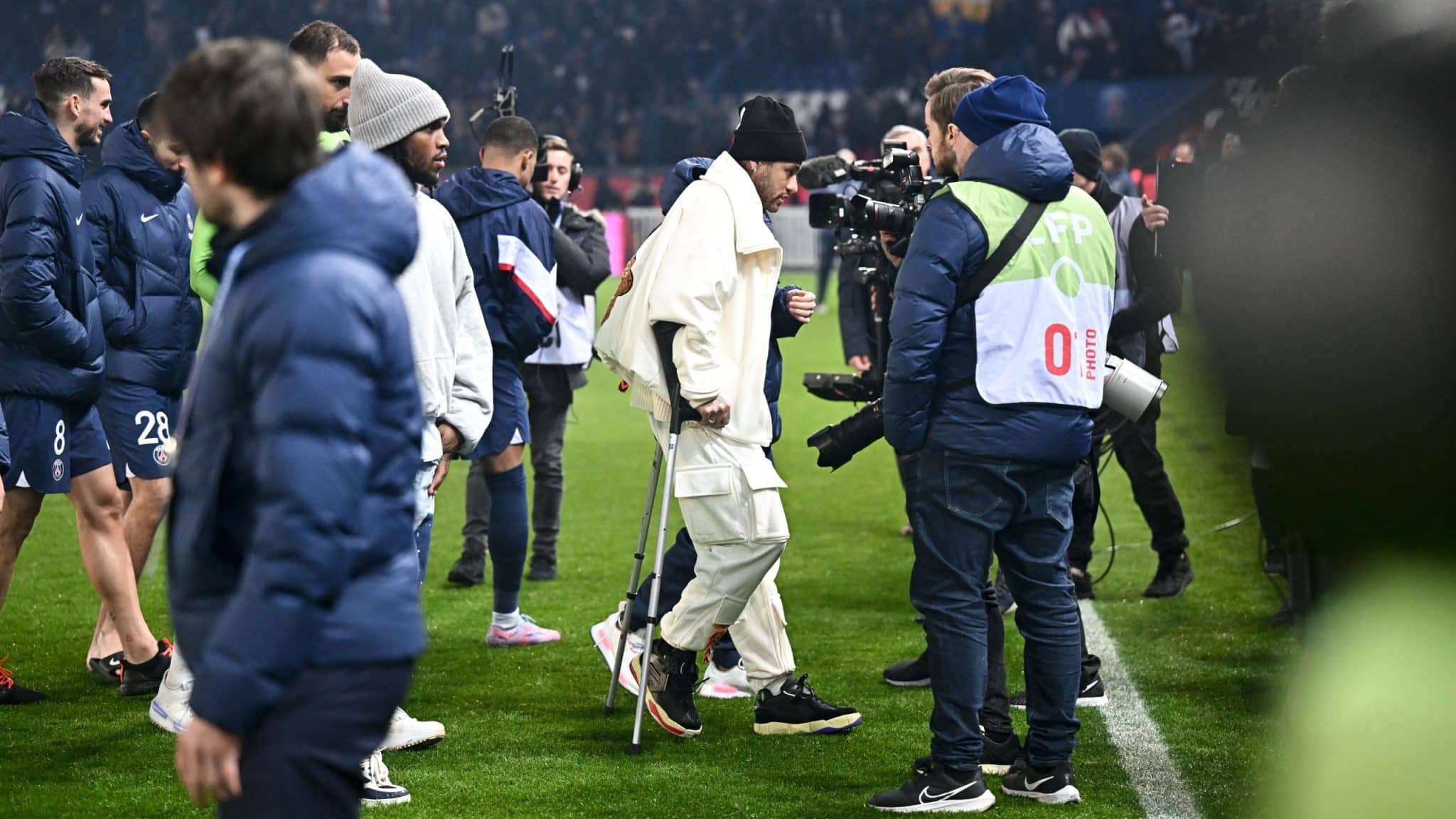 Fora da temporada por les&atilde;o, qual &eacute; o futuro de Neymar no PSG?
