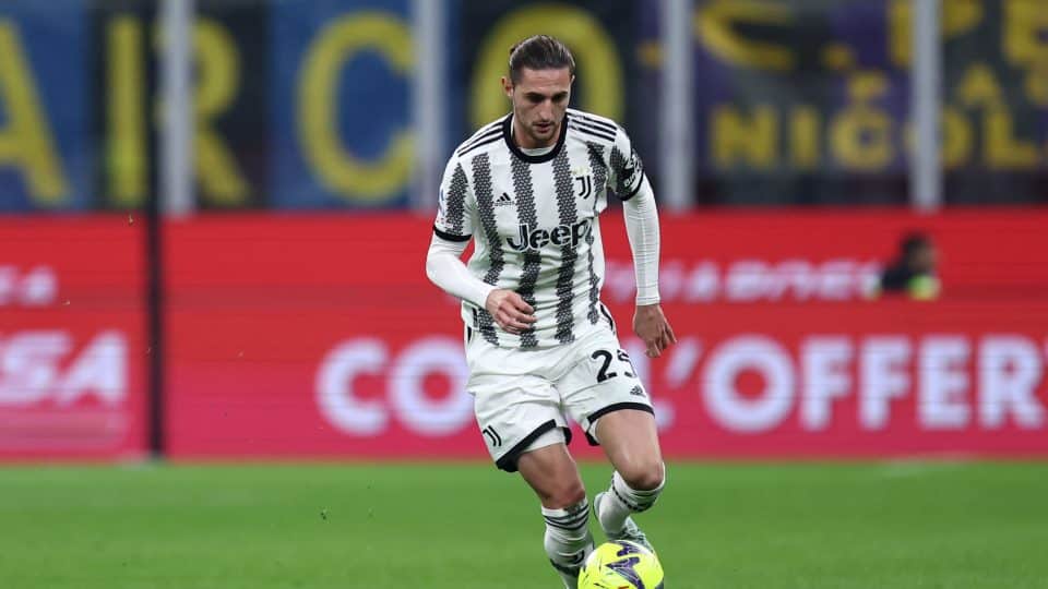 Perto do fim do contrato com a Juventus, Rabiot elogia o Liverpool: “Eu era fã de Steven Gerrard”