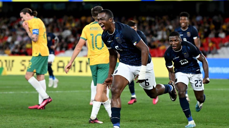 Equador termina sua visita à Austrália com uma derrota e uma vitória, a primeira de Félix Sánchez