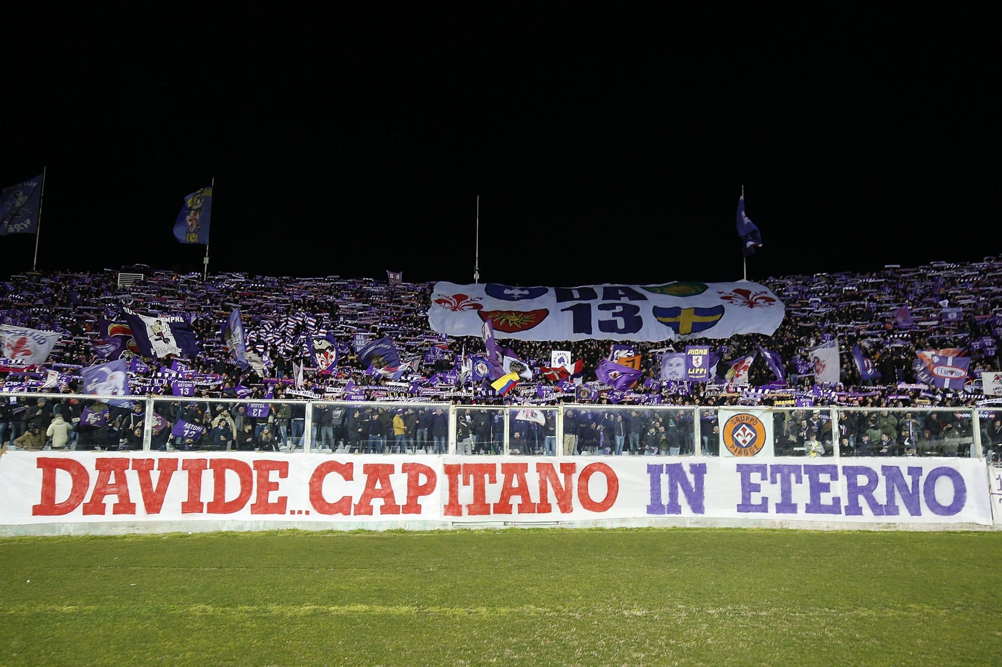 A Fiorentina prestou um tributo digno da grandeza de Astori nos cinco anos sem o capit&atilde;o