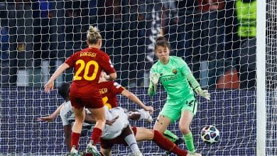 Diante de p&uacute;blico recorde no Est&aacute;dio Ol&iacute;mpico, a Roma se segurou e perdeu por apenas 1 a 0 do Barcelona