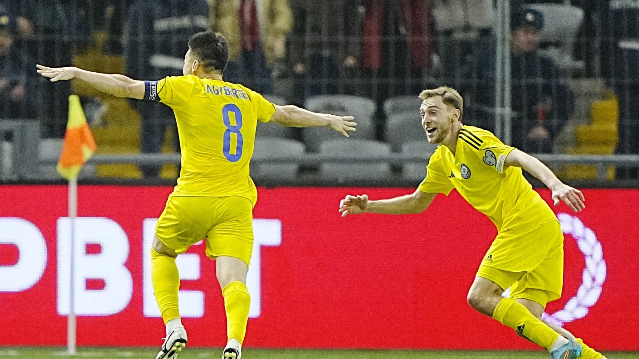 Cazaquist&atilde;o buscou a virada aos 44 minutos do segundo tempo e conseguiu vit&oacute;ria enorme contra a Dinamarca