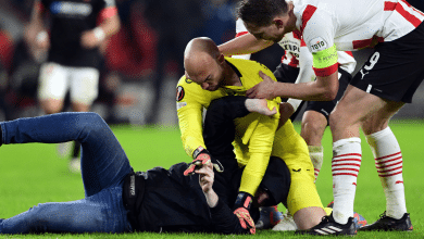 Torcedor do PSV que agrediu Dmitrovic na Liga Europa &eacute; sentenciado a dois meses de pris&atilde;o