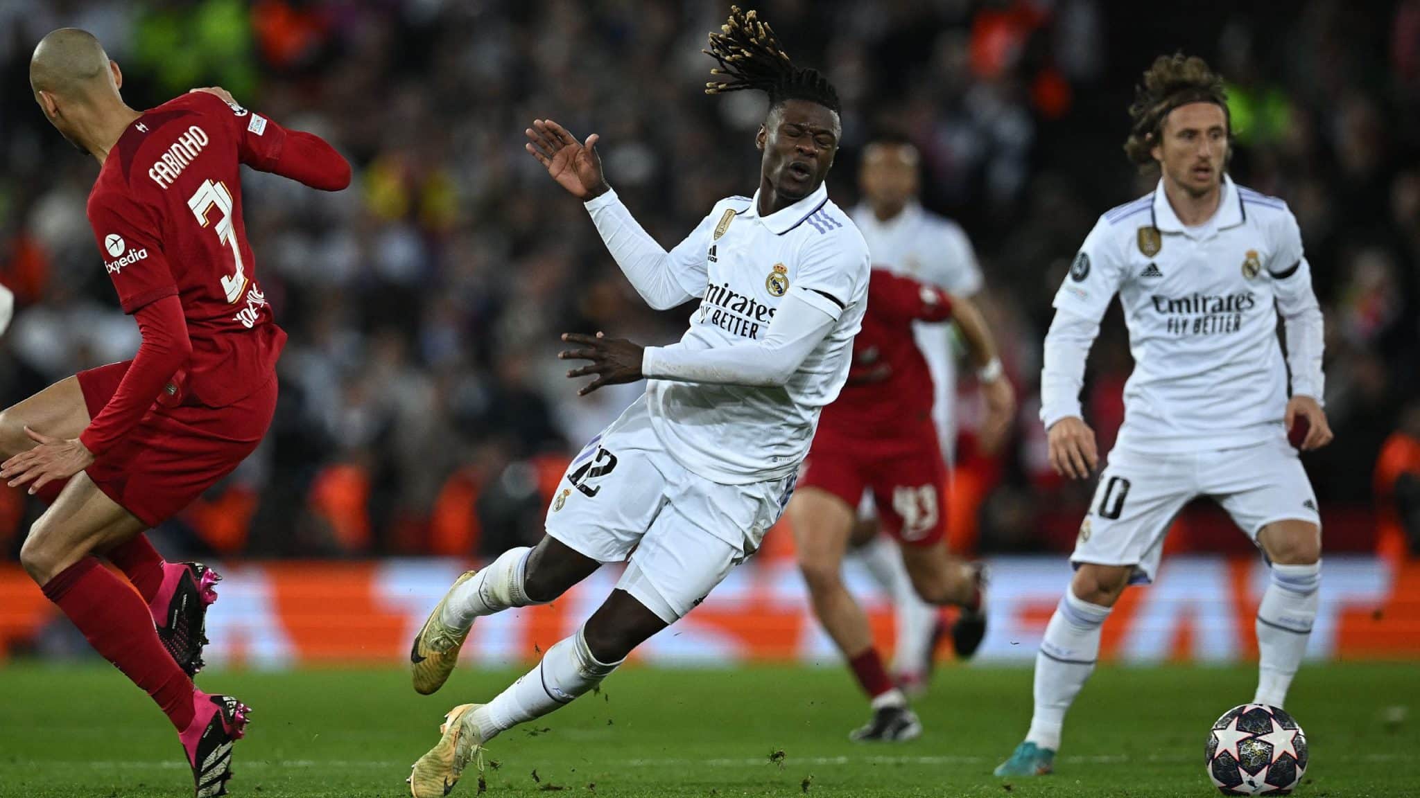 Fabinho: &ldquo;Real Madrid sente o cheiro de sangue. Se voc&ecirc; lhes der qualquer chance, eles v&atilde;o l&aacute; e marcam&rdquo;