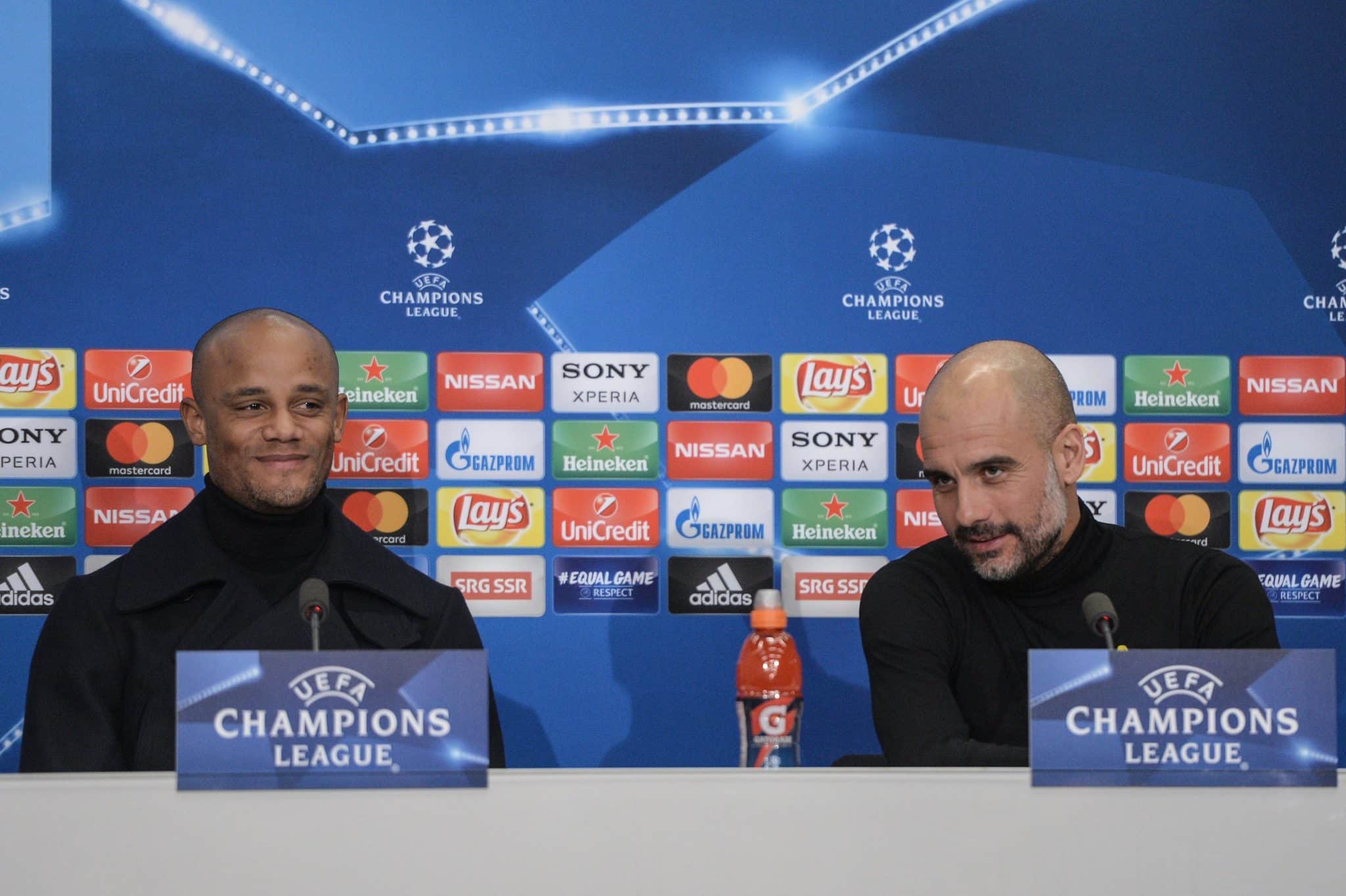 Guardiola: &ldquo;O destino de Kompany como t&eacute;cnico do City est&aacute; escrito nas estrelas, vai acontecer&rdquo;