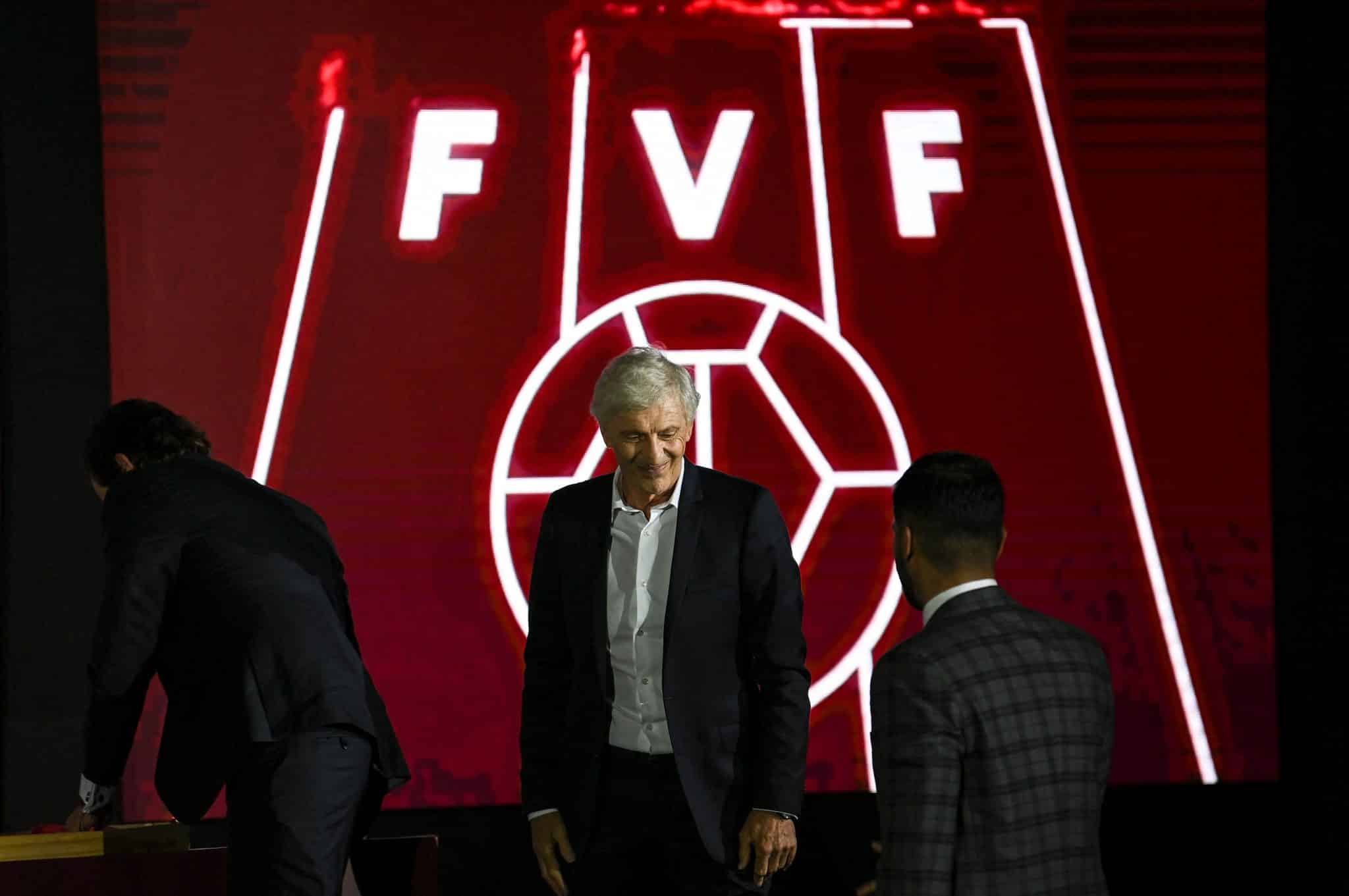 A sele&ccedil;&atilde;o da Venezuela perde bastante com a sa&iacute;da de Jos&eacute; Pekerman, ap&oacute;s somente dez jogos &agrave; frente da Vinotinto