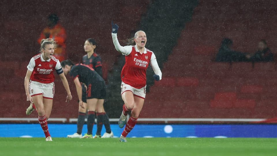 Arsenal contou com um gol maravilhoso de fora da área para começar a eliminar o Bayern de Munique