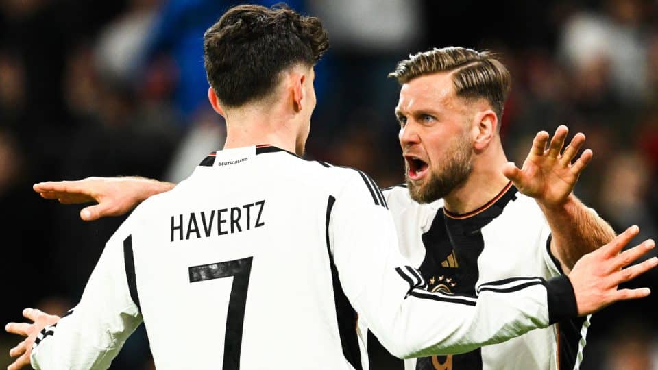 Como bom centroavante, Füllkrug guardou dois gols, e Alemanha começou novo ciclo vencendo o Peru