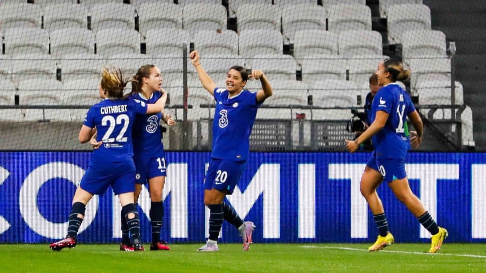 Chelsea conseguiu derrotar o atual campeão Lyon fora de casa, com lindo gol de Guro Reiten
