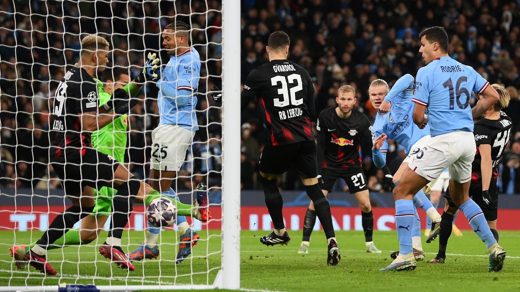 City foi implac&aacute;vel contra um Leipzig que ficou zonzo e goleou com show de Haaland