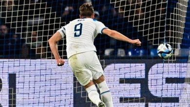 Kane bate recorde de Rooney, e Inglaterra vence It&aacute;lia fora de casa pela primeira vez desde 1961