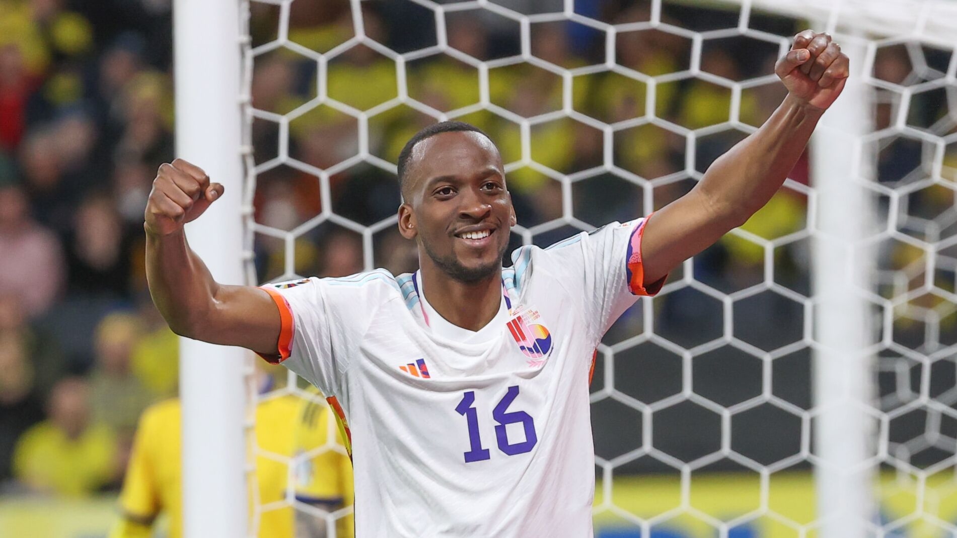 A nova B&eacute;lgica n&atilde;o tomou conhecimento da Su&eacute;cia, com show de Luk&eacute;bakio e tripleta de Lukaku