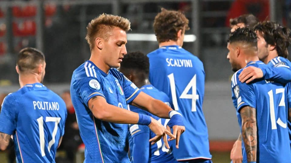 Retegui marcou de novo, mas a Itália passou longe de brilhar em vitória apertada contra Malta