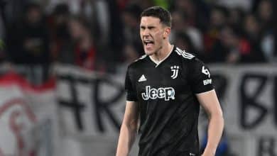 Vlahovic marca ap&oacute;s um m&ecirc;s em branco, e Juventus vence o Freiburg novamente para avan&ccedil;ar