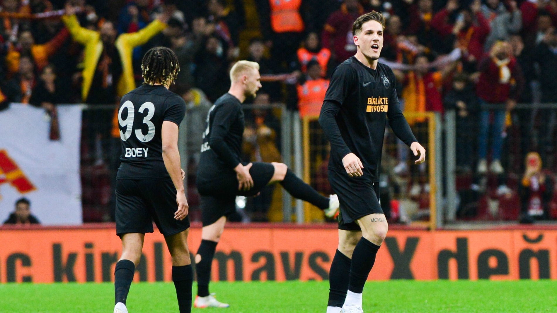 Zaniolo fala sobre sua sa&iacute;da da Roma e n&atilde;o garante que cumprir&aacute; contrato com o Galatasaray at&eacute; 2027