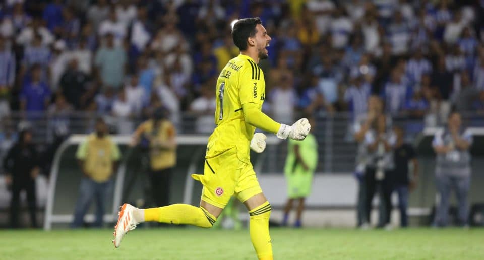 A dupla Gre-Nal flertou com o perigo, mas os favoritos terminaram de se confirmar na Copa do Brasil