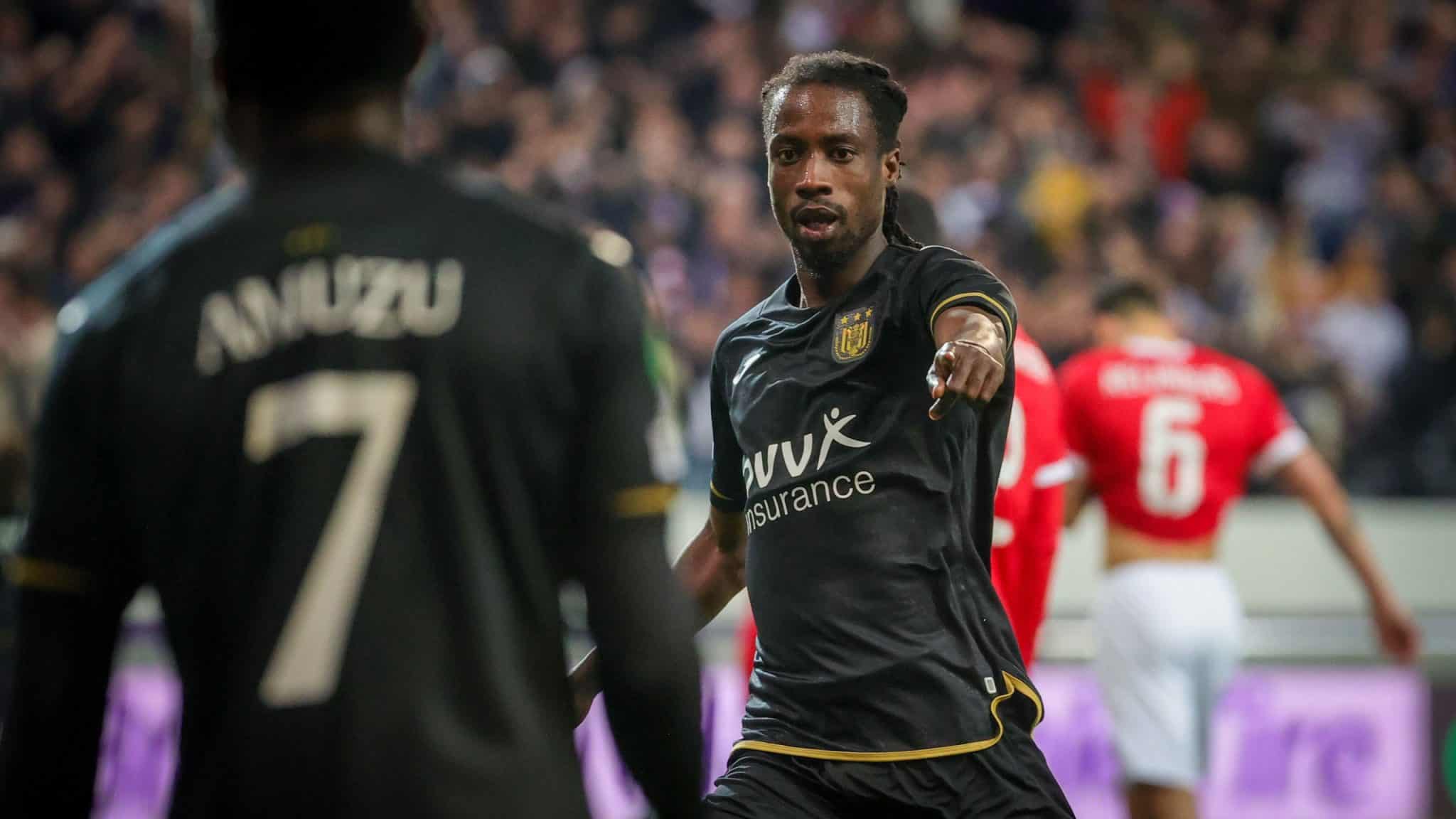 Anderlecht consegue uma boa vit&oacute;ria sobre o AZ e d&aacute; passo importante rumo &agrave; semifinal