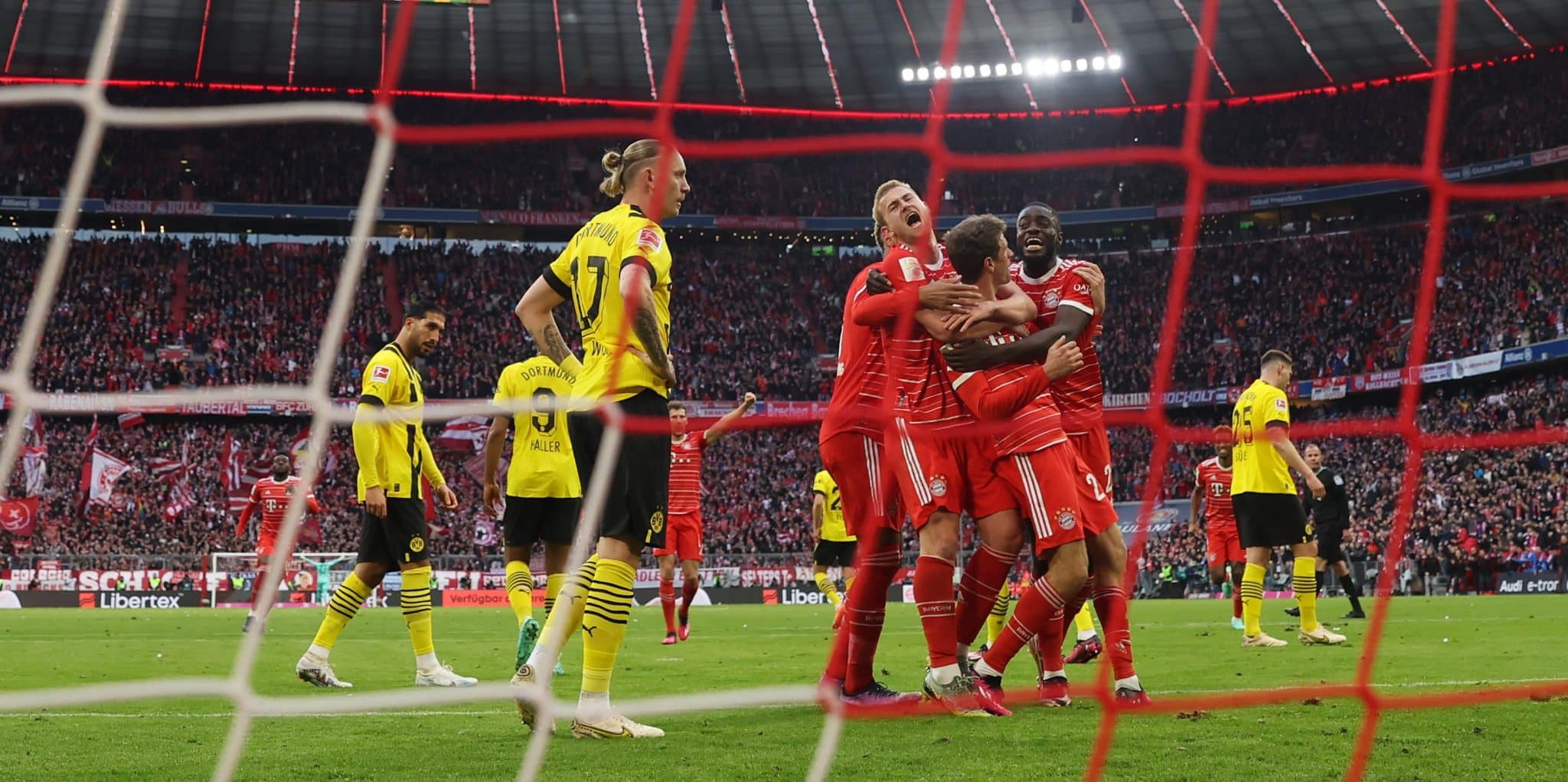 Troquem o roteirista da Bundesliga: Bayern trucida Dortmund no cl&aacute;ssico outra vez