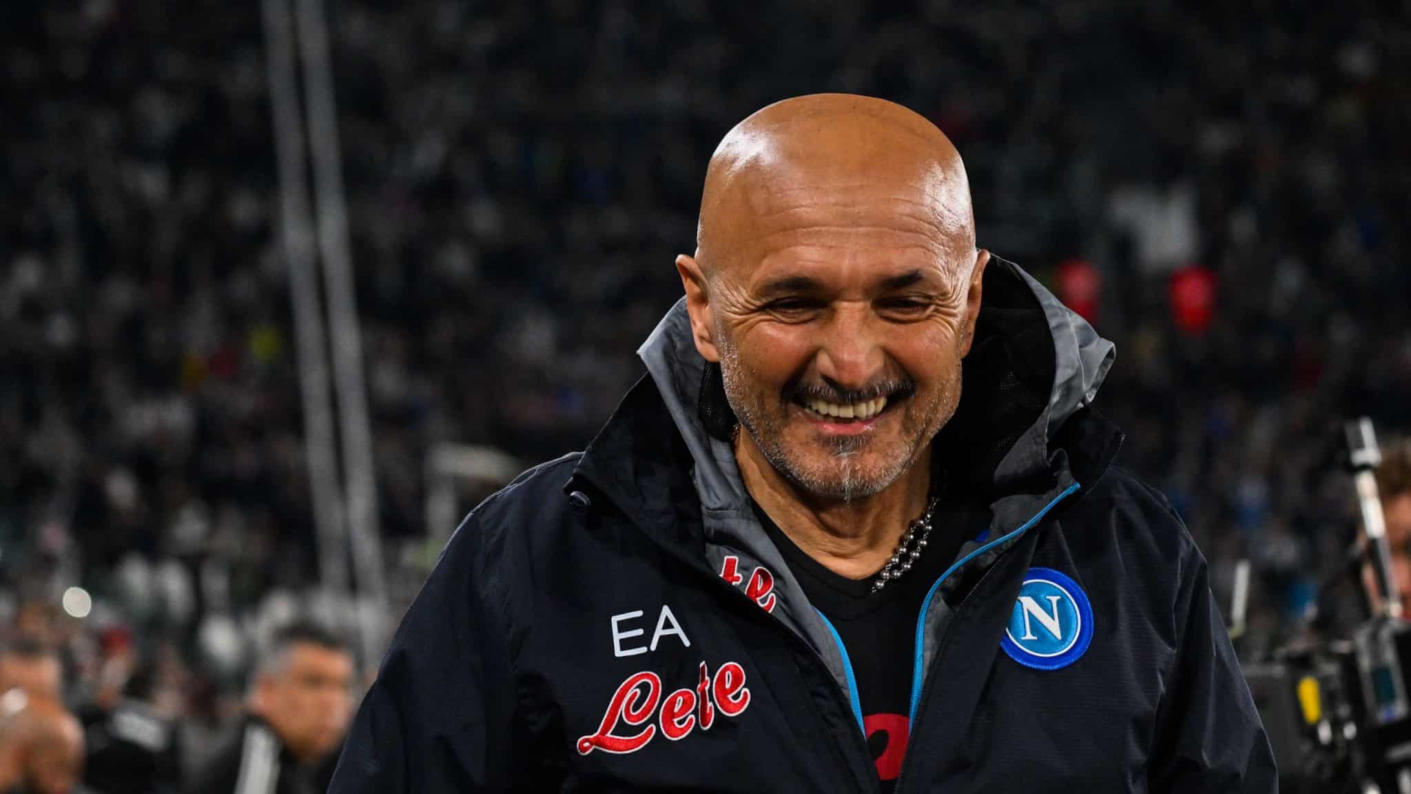 De carro roubado e amea&ccedil;a da torcida a um lugar na hist&oacute;ria: Spalletti conduziu o Napoli ao sonhado scudetto