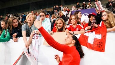 Su&iacute;&ccedil;a desbanca Fran&ccedil;a e candidatura n&oacute;rdica e vai sediar a Eurocopa Feminina em 2025