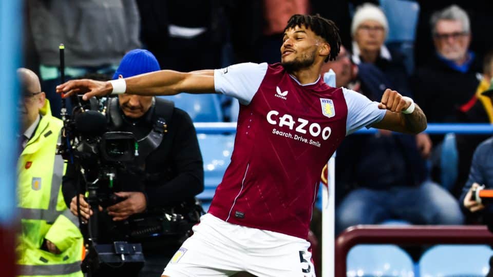 Deu farol alto: Aston Villa vence Fulham para subir para quinto e deixar Tottenham para trás