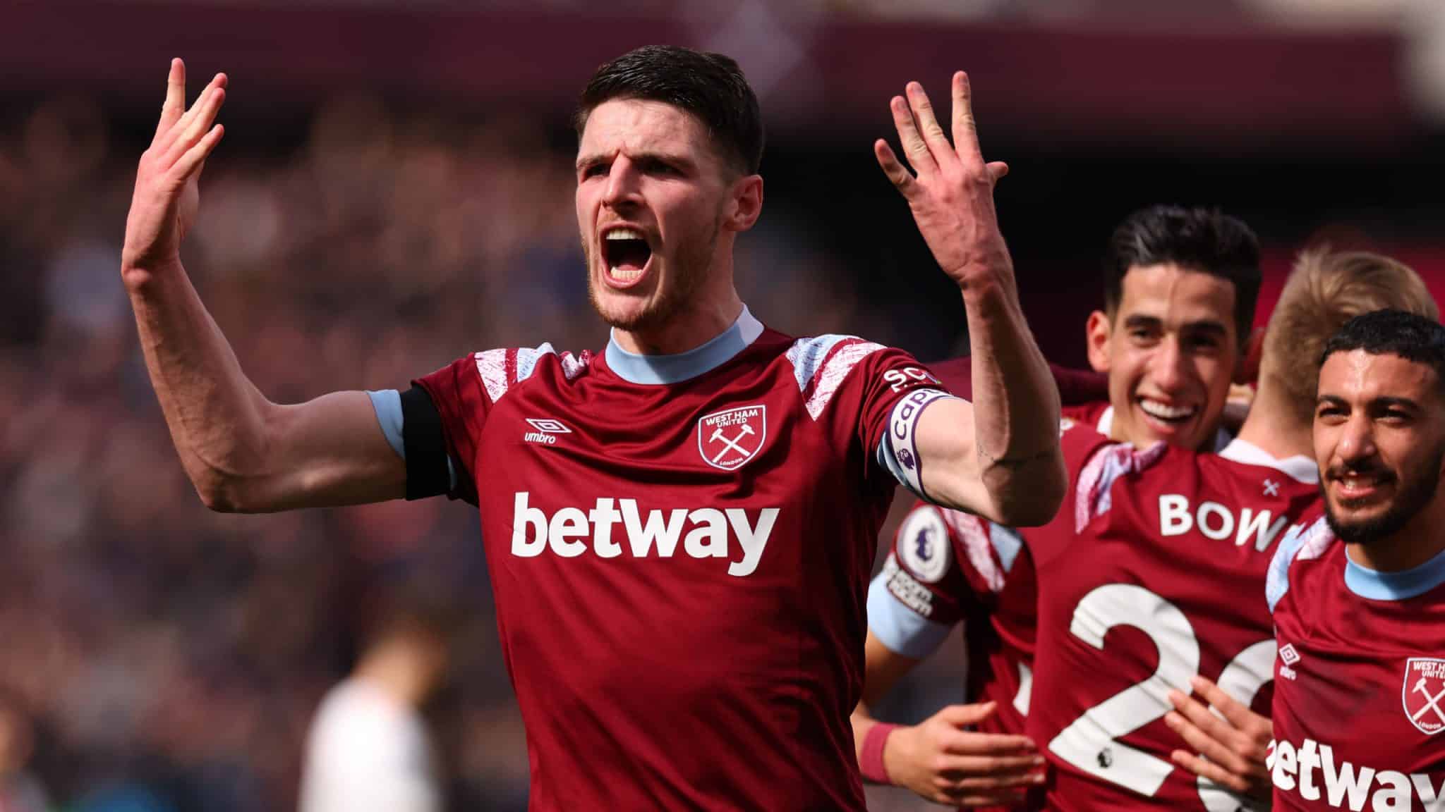 Clubes da Premier League decidem acabar com patroc&iacute;nio de casas de apostas na frente das camisas