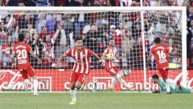 O Valencia foi derrotado pelo Almer&iacute;a e tamb&eacute;m superado na tabela, de volta &agrave; zona de rebaixamento