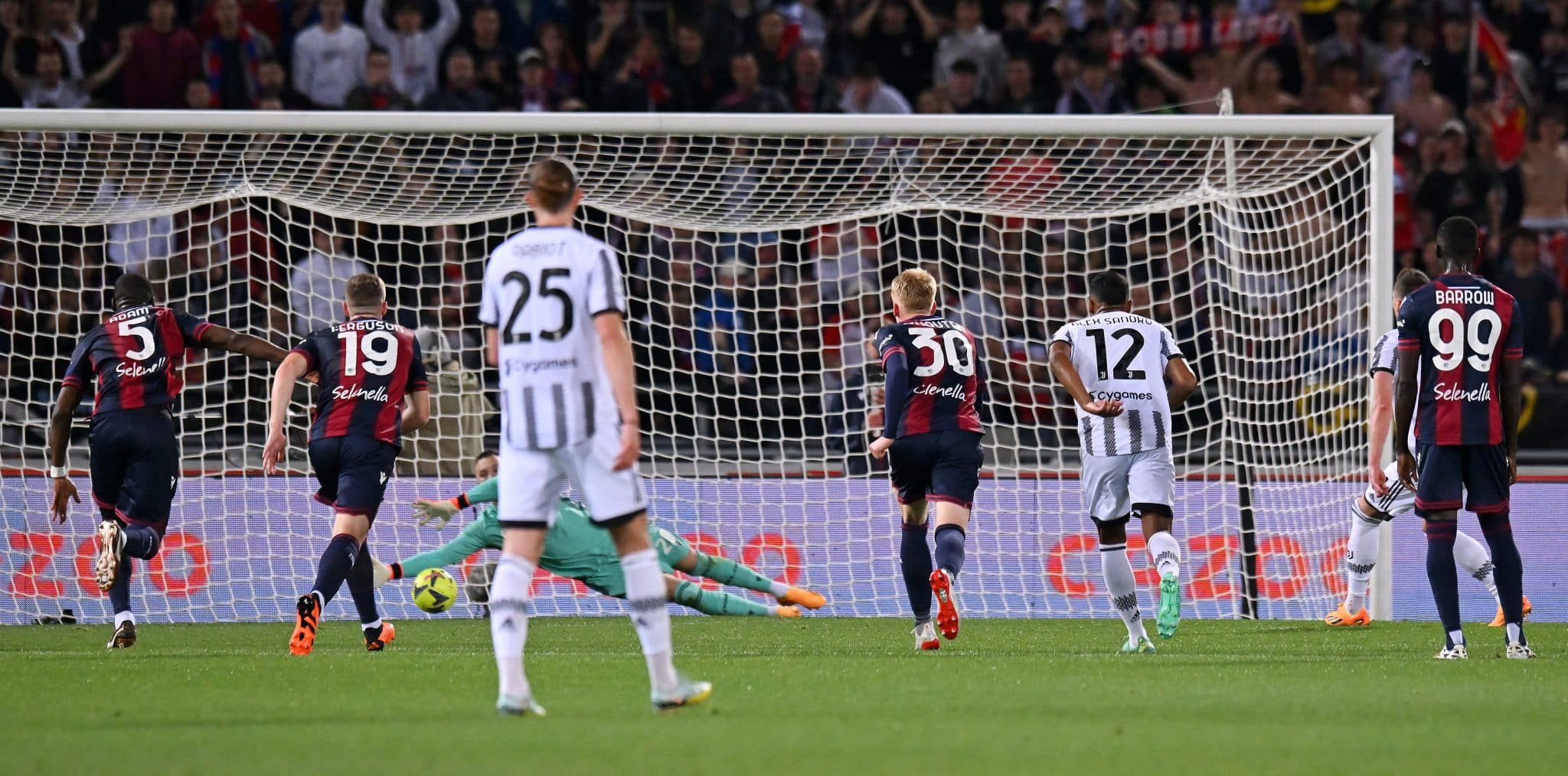 Numa sequ&ecirc;ncia de trope&ccedil;os, a Juventus n&atilde;o passa do empate contra o Bologna, em noite dos goleiros poloneses