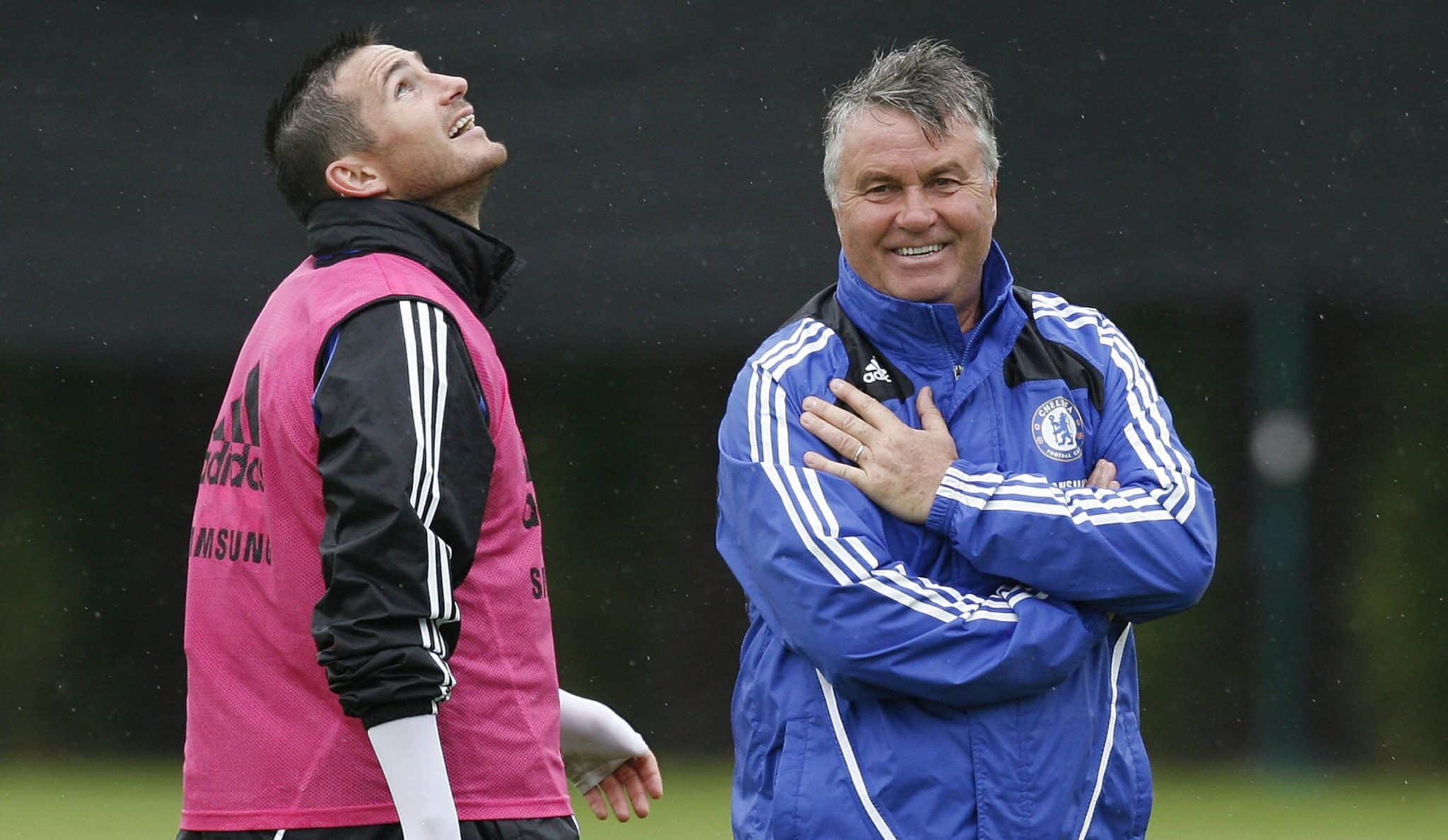 Hiddink: &ldquo;Acho que Lampard pode ser o homem para liderar esse novo Chelsea&rdquo;