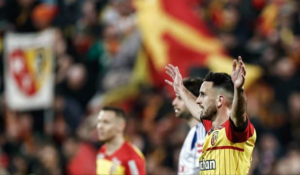 Marseille trope&ccedil;a em Lorient e enxerga Lens se credenciar como concorrente do PSG &ndash; a rodada 30 da Ligue 1