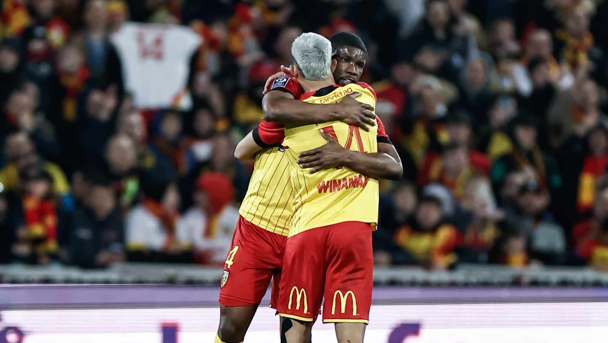 O Lens amplia sua excelente sequ&ecirc;ncia, vence o Strasbourg e aumenta a press&atilde;o sobre o PSG