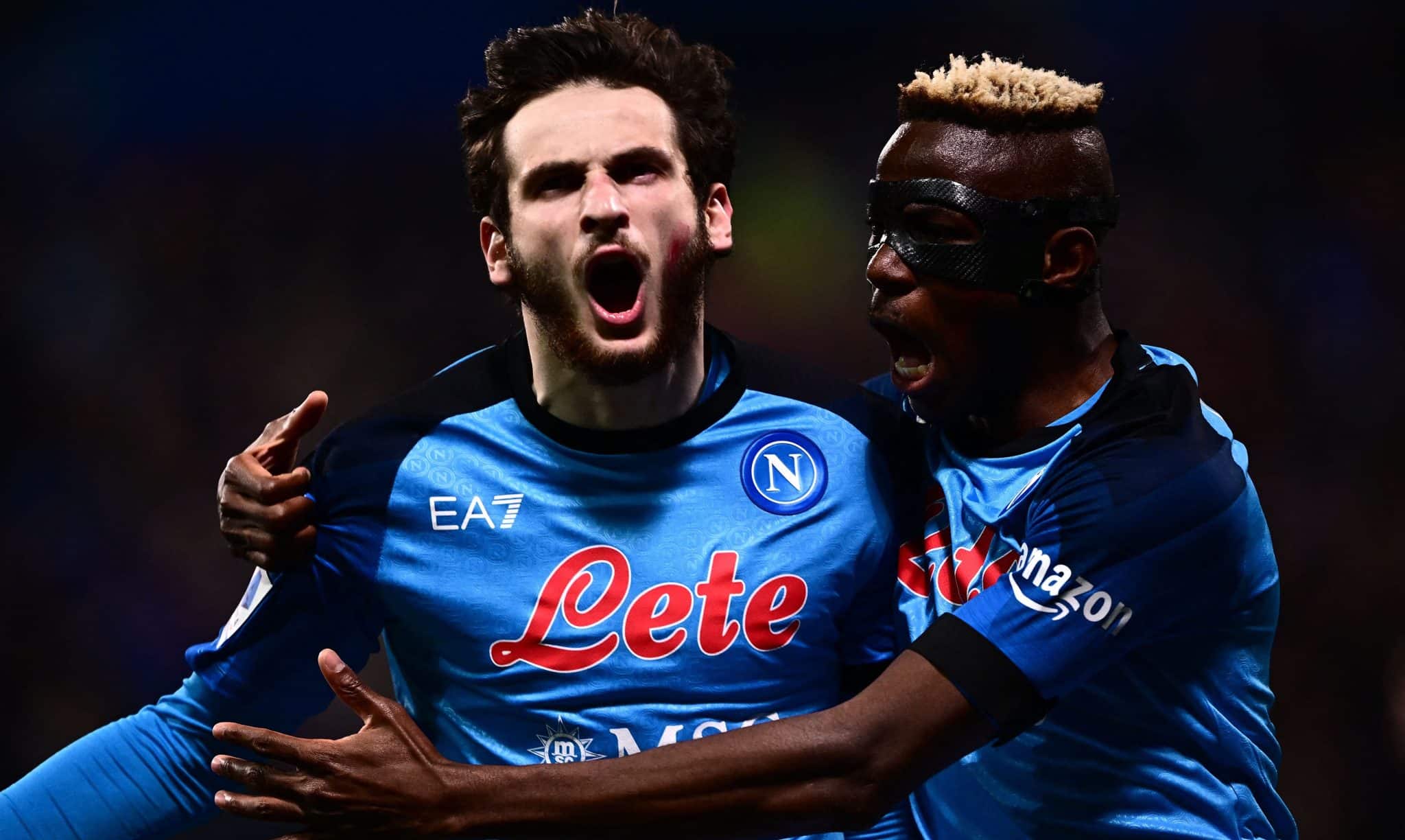 O encanto do Napoli possui um bin&ocirc;mio: Osimhen e Kvaratskhelia, uma dupla irresist&iacute;vel e desde j&aacute; inesquec&iacute;vel