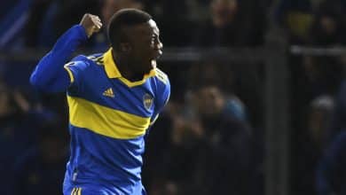 O Boca Juniors busca uma virada dram&aacute;tica, com gola&ccedil;o de Adv&iacute;ncula e tento decisivo aos 54 do 2&deg; tempo