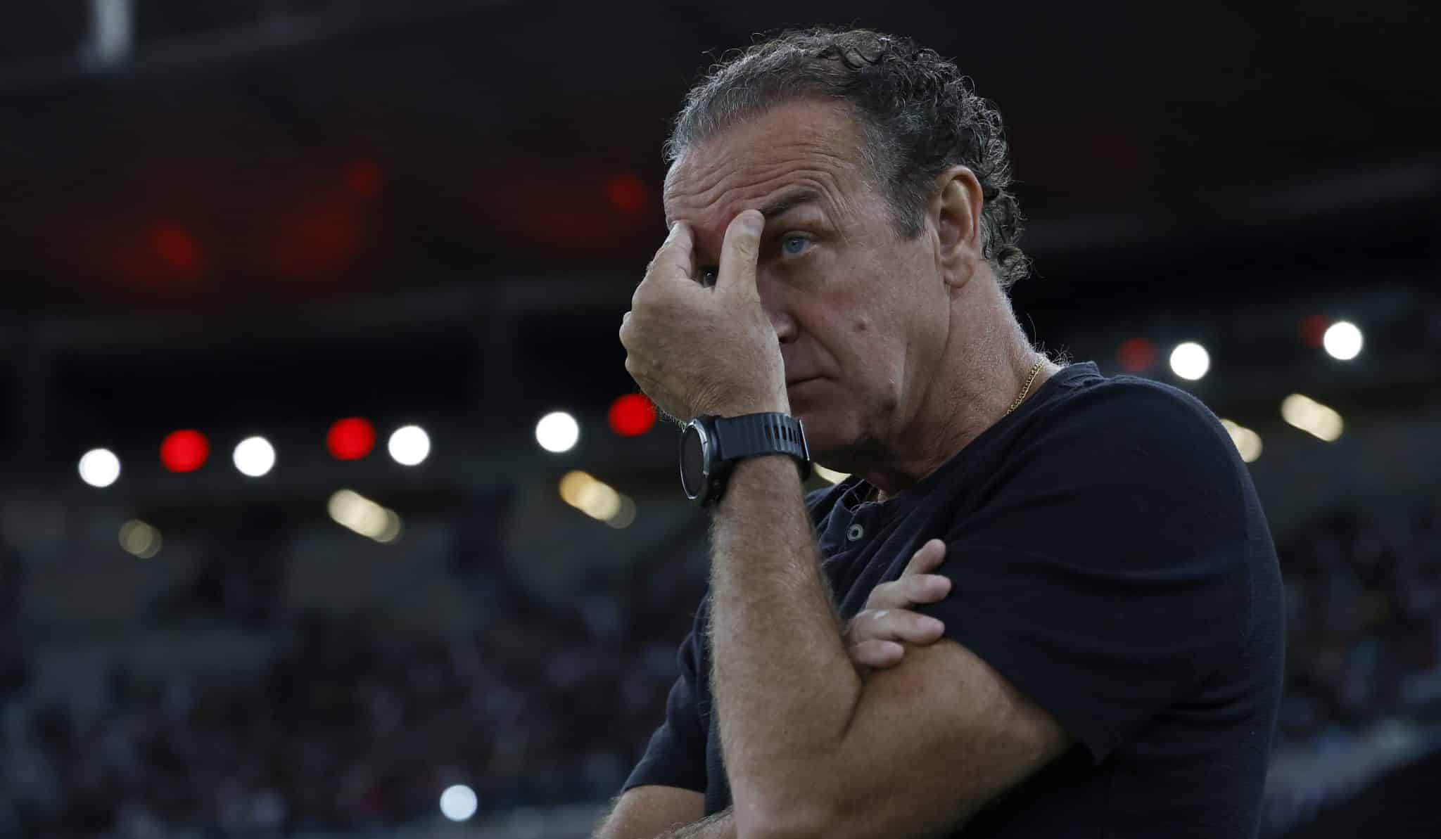 A contrata&ccedil;&atilde;o de Cuca soou como desrespeito a parte da torcida e &eacute; dif&iacute;cil imaginar que a insatisfa&ccedil;&atilde;o cessar&aacute; no Corinthians