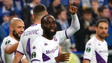 Fiorentina n&atilde;o deu chance ao Lech Poznan e praticamente se coloca na semifinal com vit&oacute;ria sonora