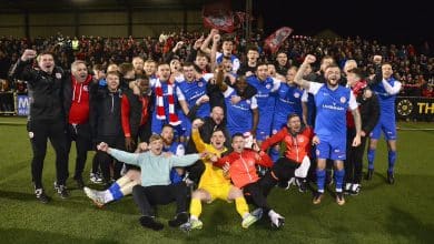 J&aacute; tem campe&atilde;o na temporada, e in&eacute;dito: Com 134 anos, o Larne fatura o t&iacute;tulo norte-irland&ecirc;s pela primeira vez
