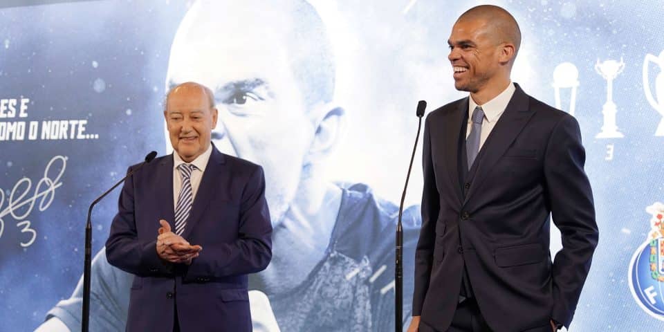 Pepe continua em alto nível aos 40 anos e acaba premiado com a ampliação de seu contrato com o Porto