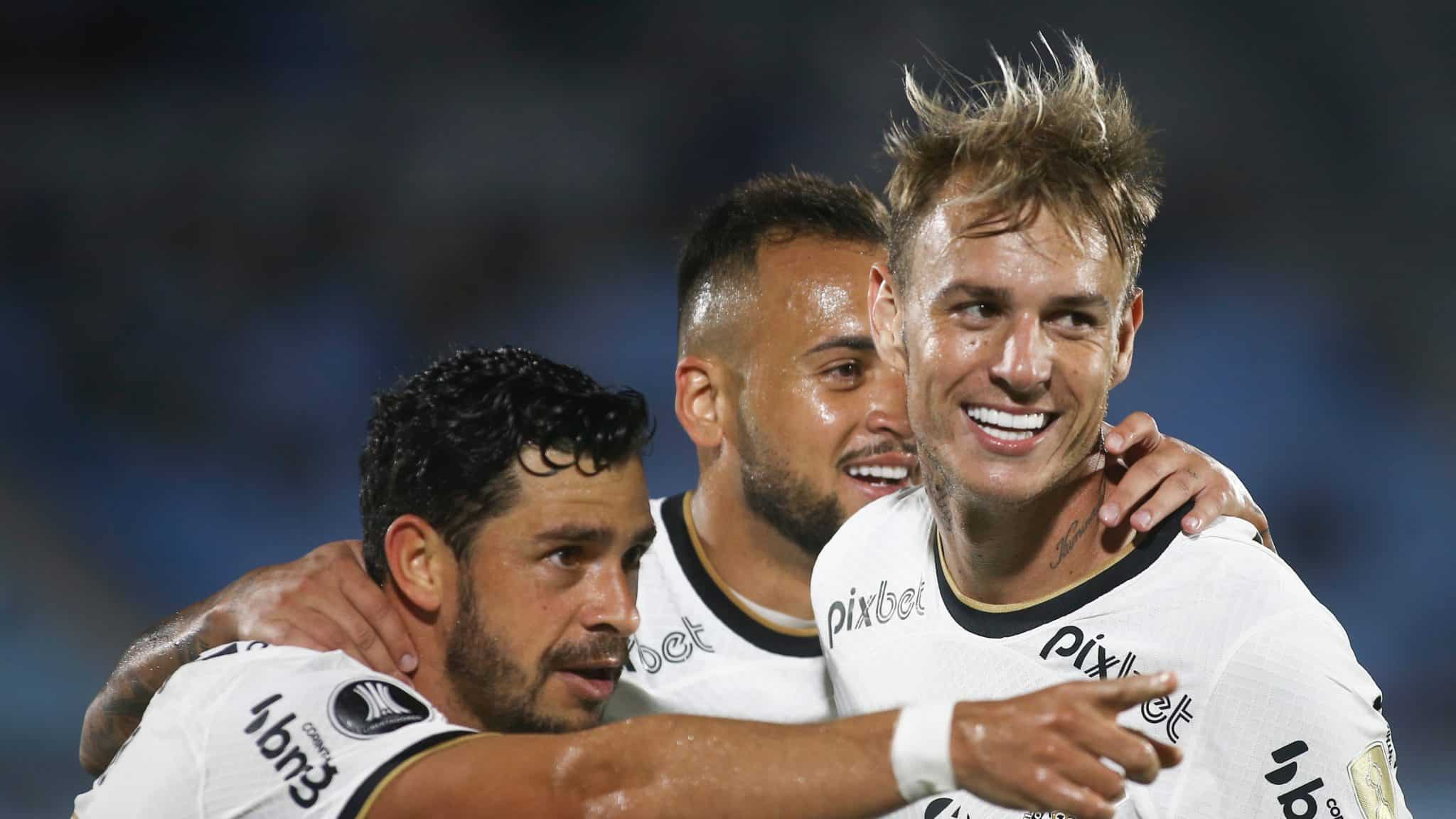 Com F&aacute;gner gar&ccedil;om e R&oacute;ger Guedes artilheiro, Corinthians abre grupo com vit&oacute;ria tranquila no Uruguai