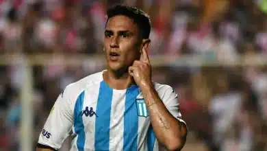 Mat&iacute;as Rojas, do Racing, marcou um gol absurdo na Libertadores de antes do c&iacute;rculo central