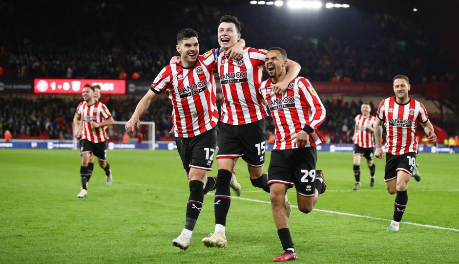 O Sheffield United manteve as bases do trabalho e garantiu o retorno à Premier League dois anos depois da queda