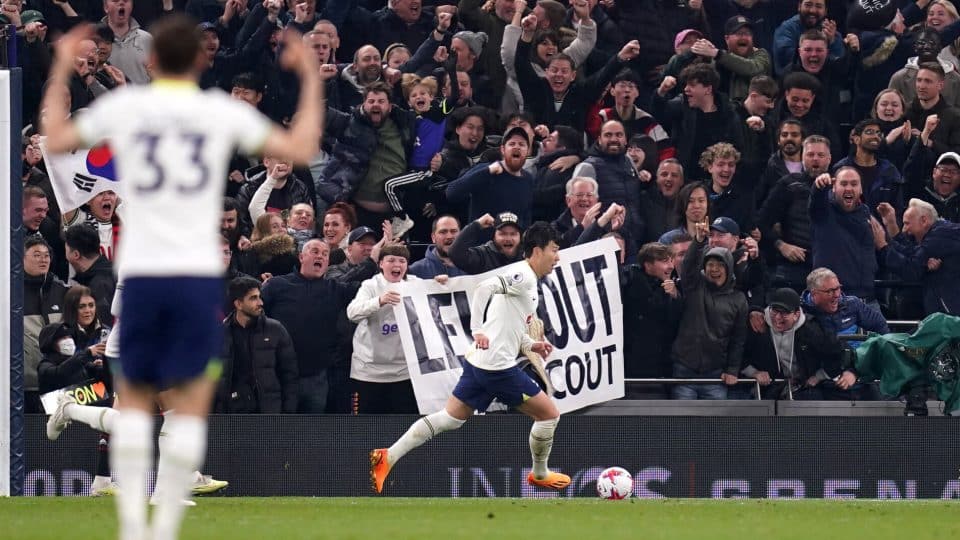 O Tottenham pelo menos mostrou o poder de reação que vinha lhe faltando ao buscar o empate contra o United