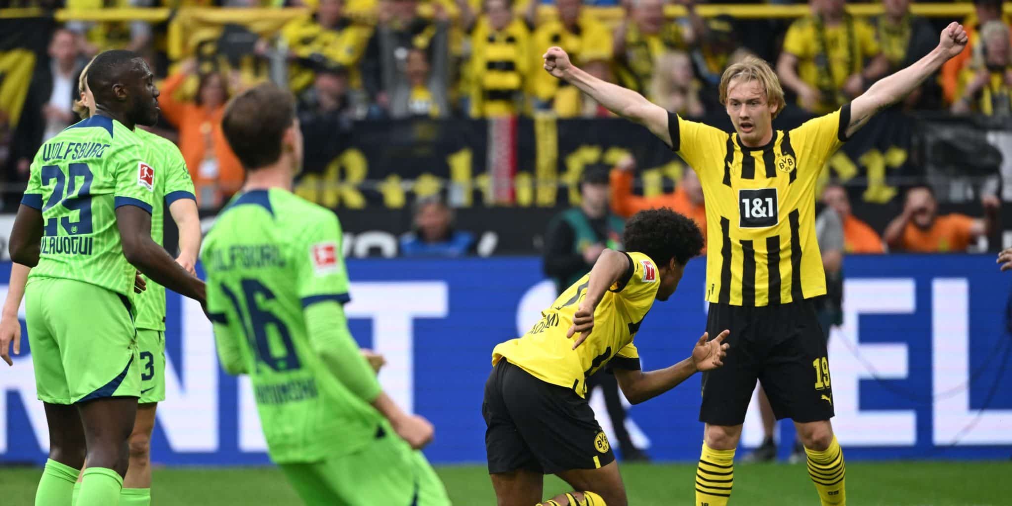 Ainda n&atilde;o acabou, Bayern: Dortmund amassa o Wolfsburg e mostra seriedade na luta pelo t&iacute;tulo