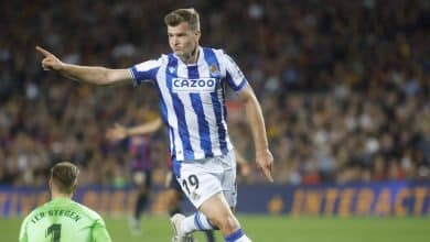 Na noite em que o Bar&ccedil;a recebeu o trof&eacute;u, a Real Sociedad carimbou a faixa com um triunfo excepcional