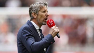 Depois de 11 anos num papel tamb&eacute;m marcante como dirigente, Van der Sar deixa o comando do Ajax