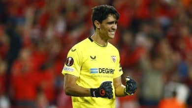 A temporada memor&aacute;vel de Bono ganhou outra gl&oacute;ria, de novo gigante nos penais e na Liga Europa